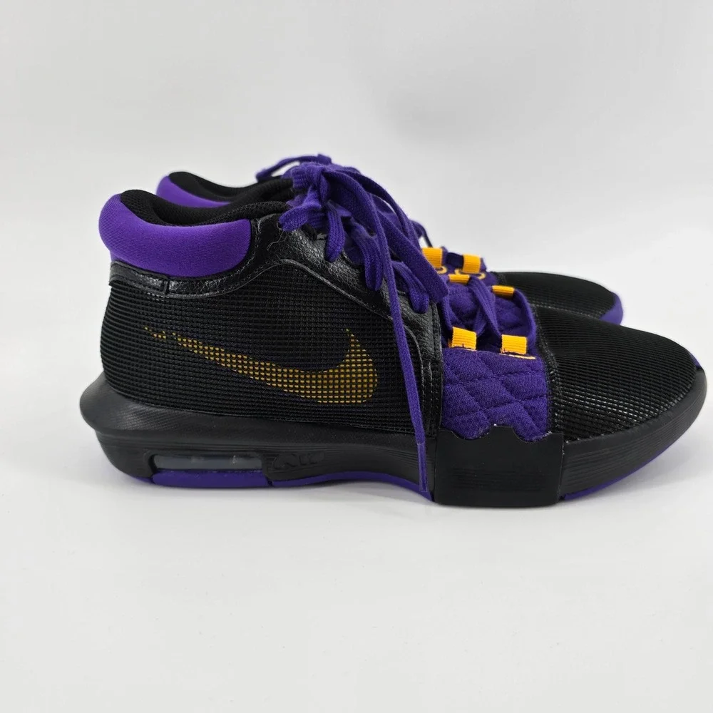 Nike LeBron Witness VIII Basketball Mens Lakers Black Purple Size 8 NWOT